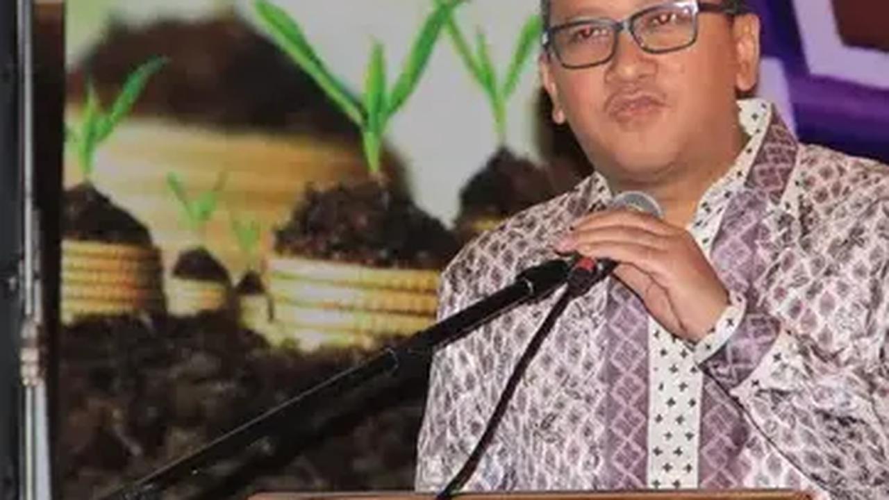 "Sementara itu, 33 persen masyarakat memilih e-wallet sebagai metode pembayaran pada tahun 2021. Hal ini menjadikan Indonesia sebagai salah satu negara dengan perekonomian paling berkembang di Asia," ujar Rosan.&nbsp;