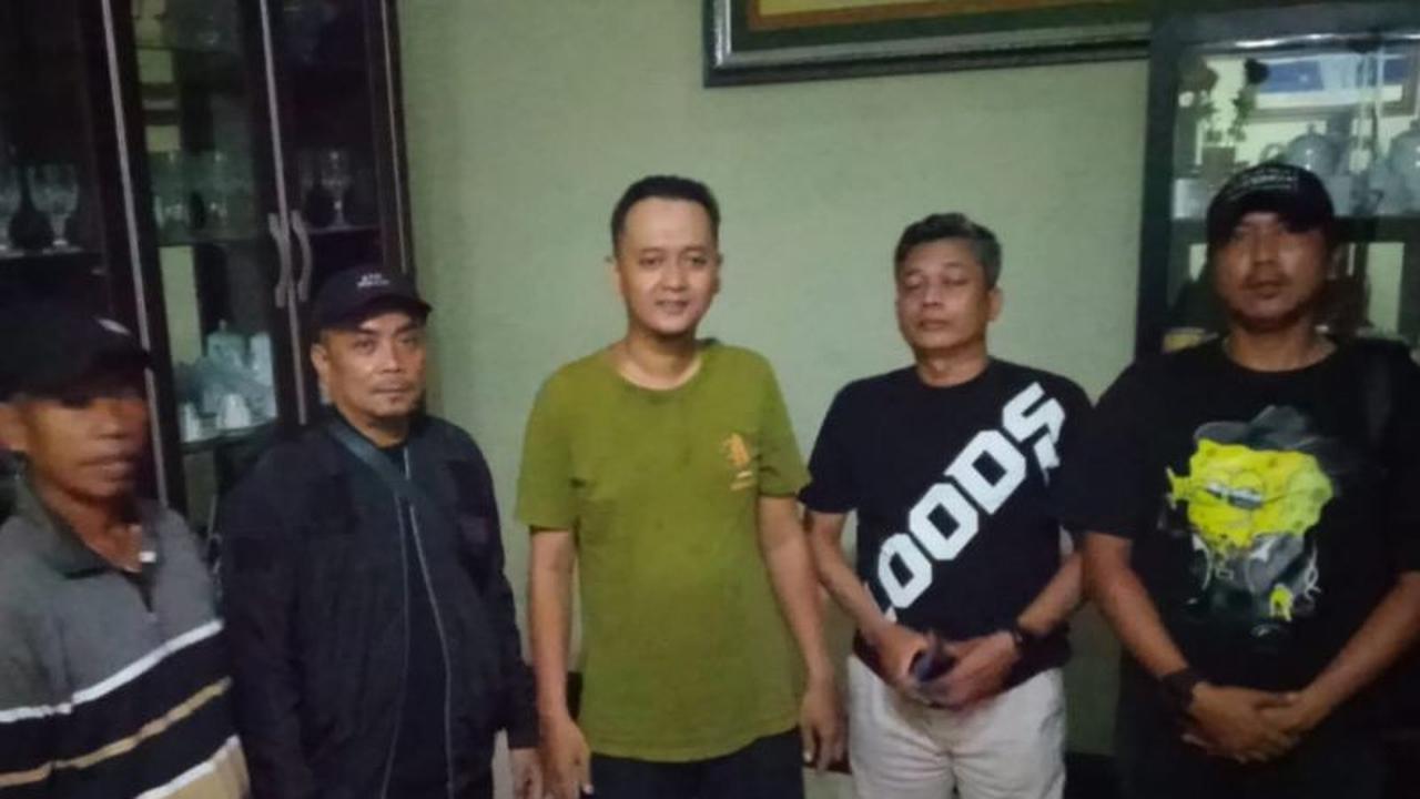 Terungkap! Penempel Stiker Judol di Pesanggrahan Dibayar Rp100 Ribu Sekali Sebar