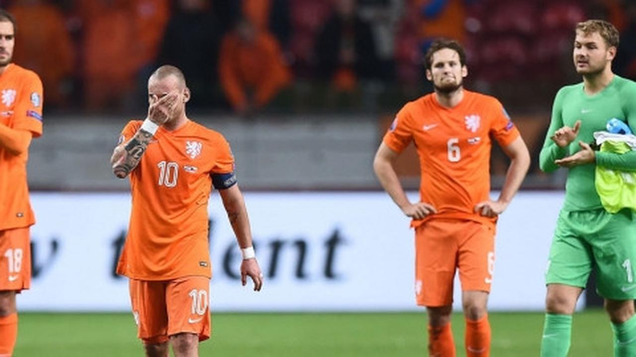 Gagal ke Euro, Sneijder: Kami Dihukum Kesalahan Sendiri