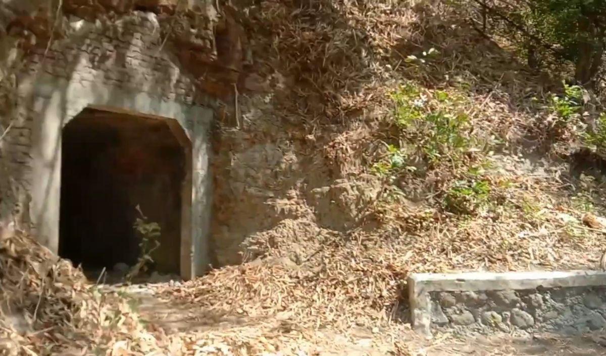 Gua Jepang Berada Tak Jauh dari Danau