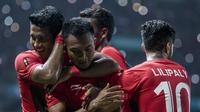 Para pemain Indonesia merayakan gol yang dicetak Muhammad Hargianto ke gawang Chinese Taipei pada laga Grup A Asian Games di Stadion Patriot, Bekasi, Minggu (12/8/2018). Indonesia menang 4-0 atas Chinese Taipei. (Bola.com/Vitalis Yogi Trisna)