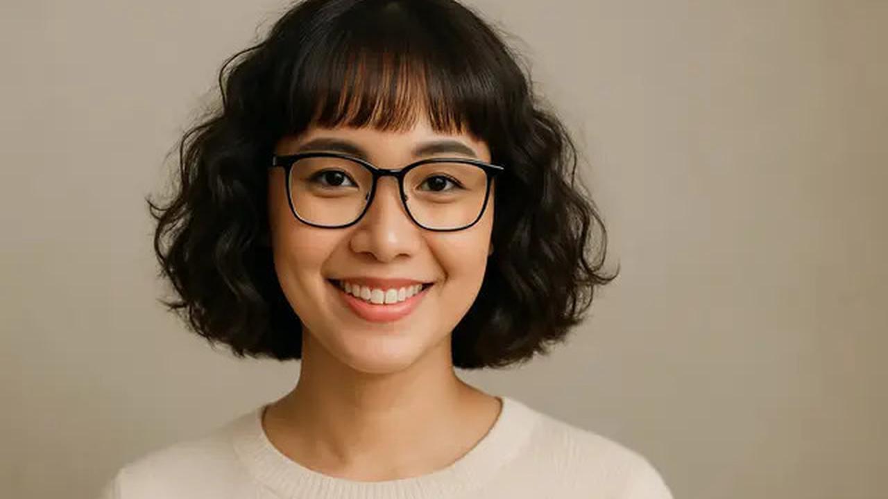 7 Potongan Rambut Pendek Keriting Mengembang, Tampil Fresh dan Natural