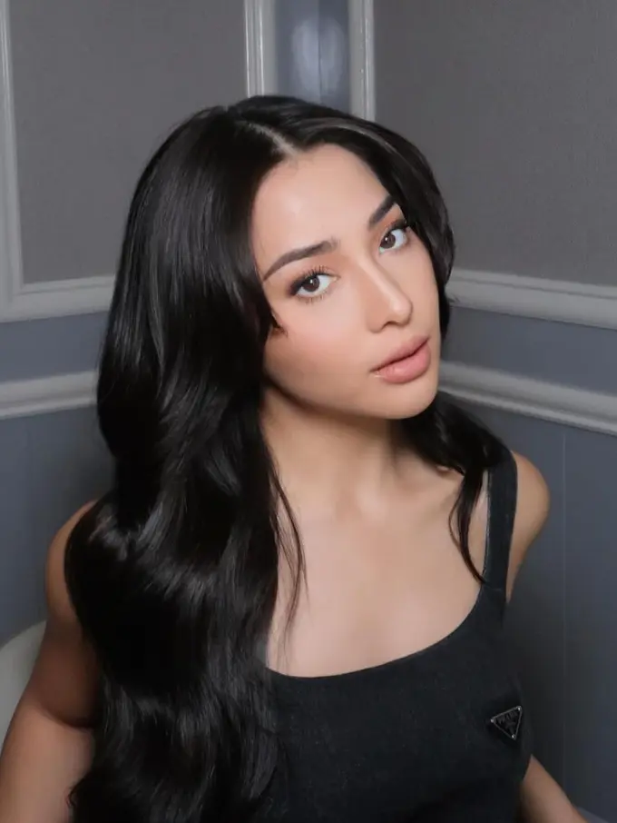 Nikita Willy dengan rambut tergerai panjang (Instagram/nikitawilly94)
