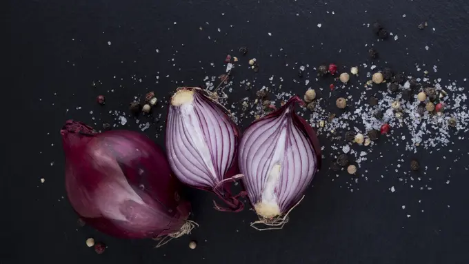 Ilustrasi Bawang Bombai Merah Mini