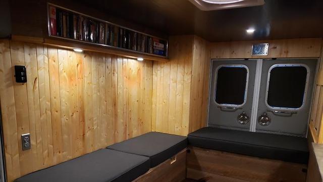 ambulan jadi hunian mewah