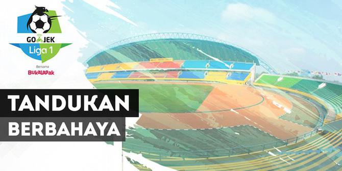 VIDEO: Tandukan Berbahaya Bek Sriwijaya FC di Liga 1 2018