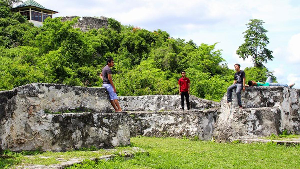 Seru-seruan Menjelajah di Benteng Otanaha, Gorontalo