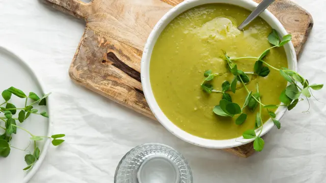 Cara Membuat Sup Bayam Jagung Krim Tanpa Susu