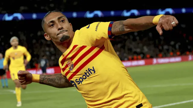 Foto: Aksi Gemilang Rapinha, Borong 2 Gol Bawa Barcelona Bungkam PSG di Liga Champions