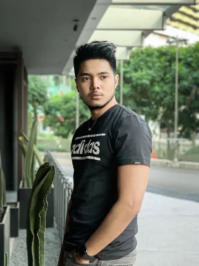 Sudah Move On, Ini 6 Potret Aher Kekasih Baru Elly Sugigi