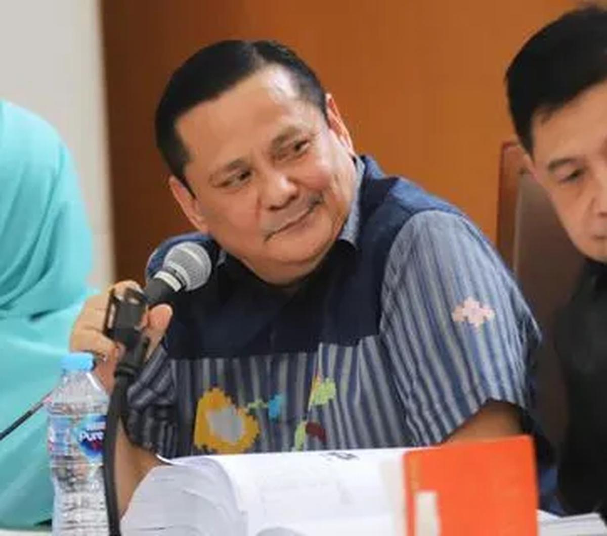 "Sanksi etika yaitu perilaku pelanggar dinyatakan sebagai perbuatan tercela. Lalu kewajiban pelanggar untuk meminta maaf secara lisan dihadapan Sidang KKEP dan atau secara tertulis kepada pimpinan Polri dan pihak yang dirugikan," ungkapnya.