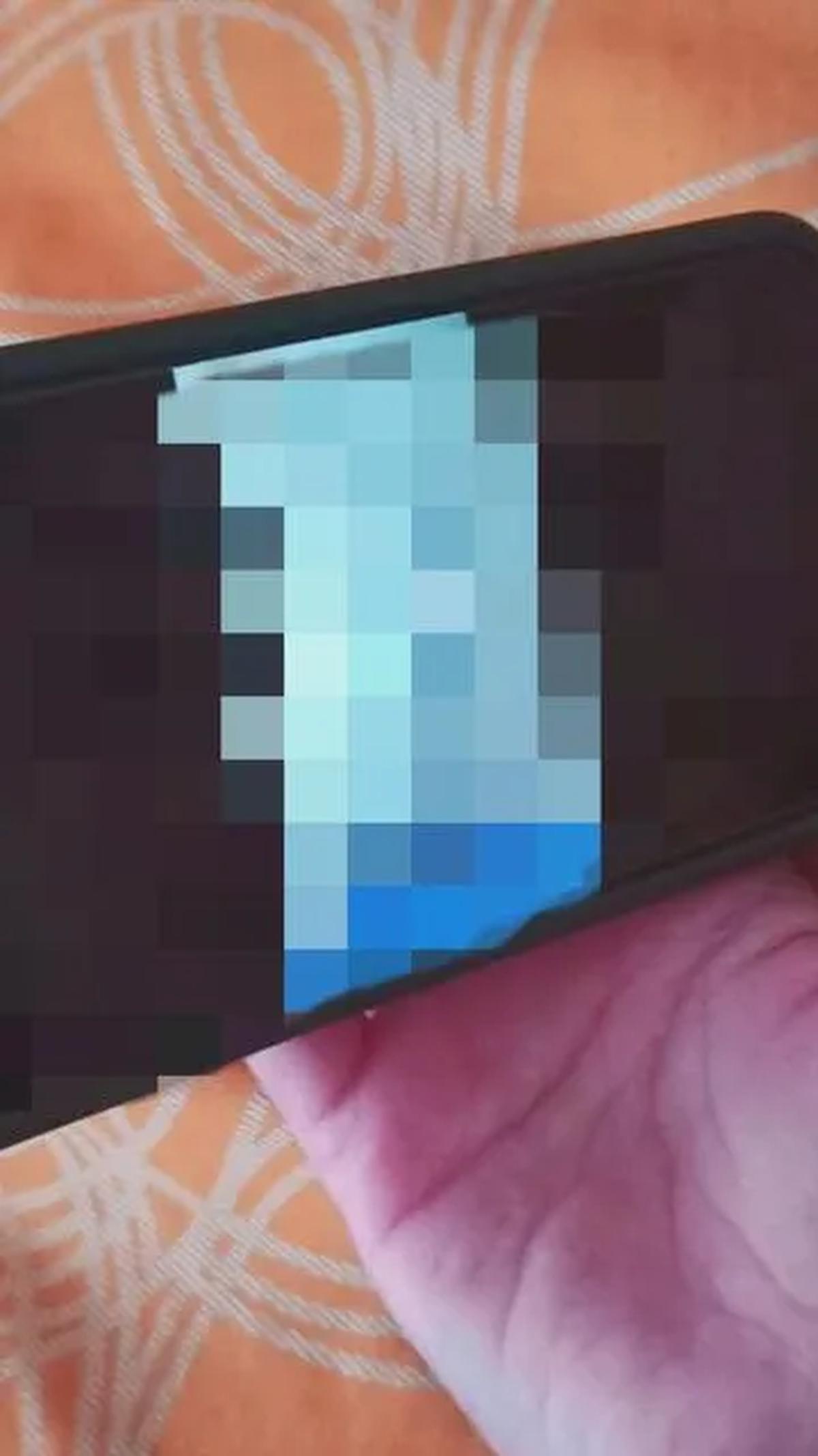 Video itu pun akhirnya sampai ke SS (31), pemeran wanita yang tak lain adalah selingkuhan MA. Tak terima videonya menyebar dan merasa malu, wanita itu akhirnya melapor ke polisi.
