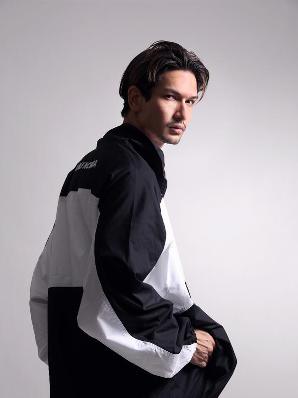 Eksklusif Dimas Beck (Foto: Adrian Putra, Digital Imaging: Nurman Abdul Hakim/Fimela.com, Wardrobe: Dimas Beck X Balenciaga)