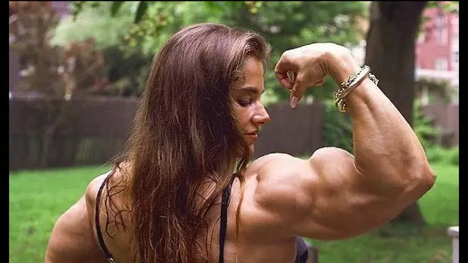 10 Cowok Ganteng Ini Pernah Jadi Cewek