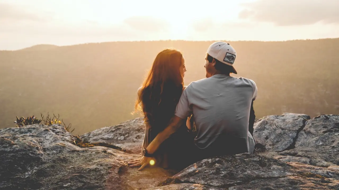Ilustrasi pasangan cinta, romantis