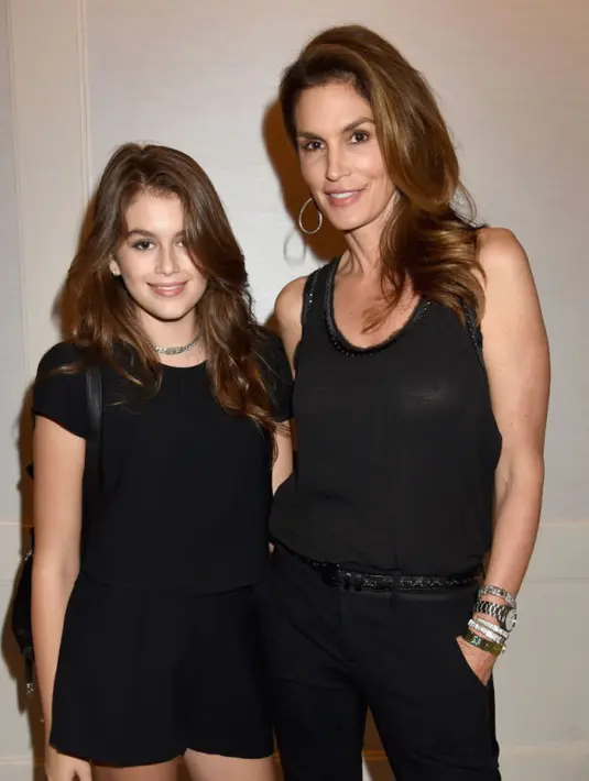 Cindy Crawford dan Kaia Jordan. (via brightside.me)