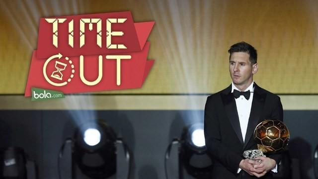 Lionel Messi, striker Barcelona berhasil meraih penghargaan FIFA Ballon d'Or 2015. Penghargaan tersebut berhasil melengkapi kegemilangan tahun 2015 Lionel Messi.