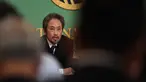 Jumpei Yasuda, jurnalis lepas Jepang yang sempat ditahan 3 tahun oleh militan Suriah, menggelar konferensi pers di Tokyo, Jumat (2/11). Ini pertama kalinya Yasuda tampil ke hadapan publik sejak menginjakkan kaki di Jepang. (Toshifumi KITAMURA/AFP)