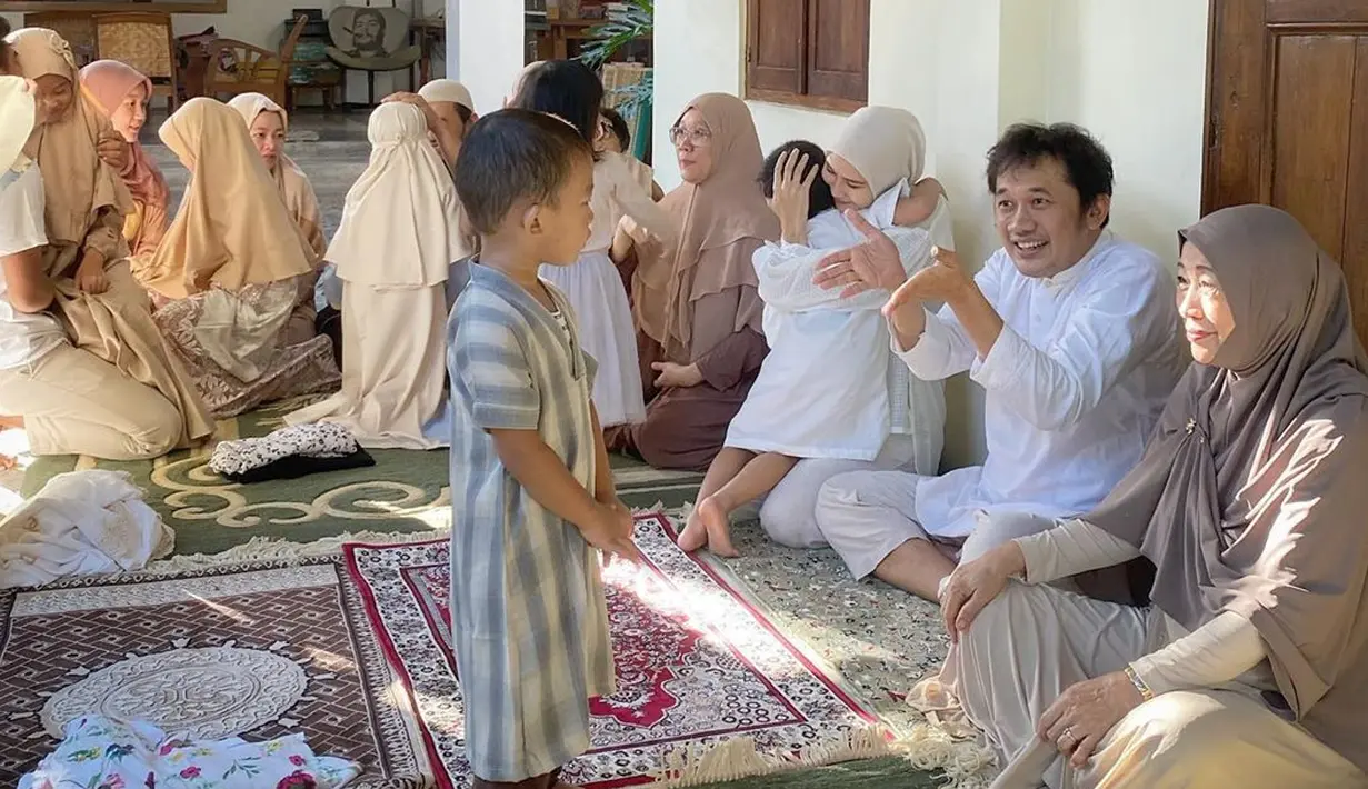 Hanung Bramantyo dan Zaskia Adya Mecca (Instagram/zaskiadyamecca)