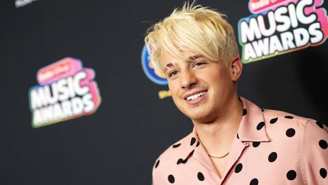 [Bintang] Charlie Puth