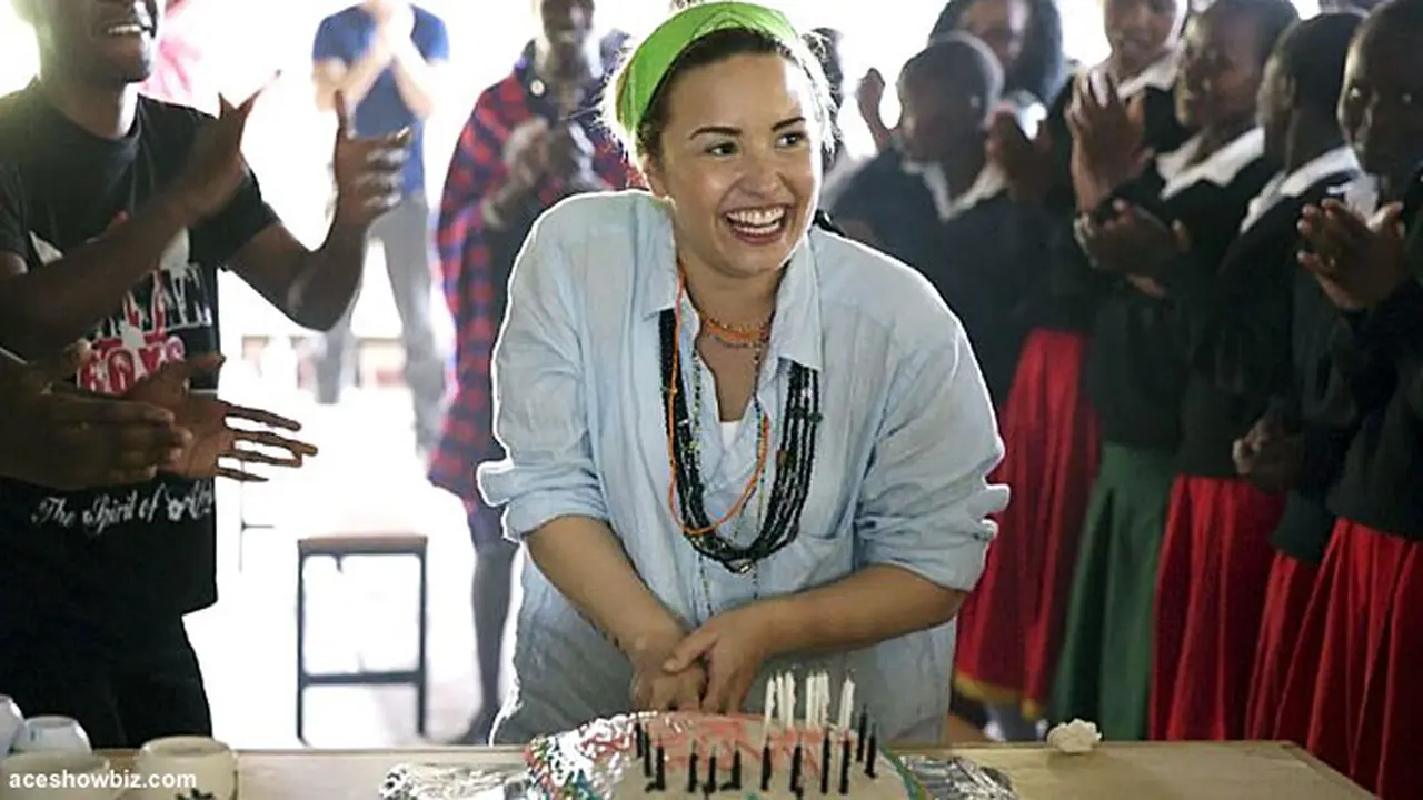 demi-lovato-130823c.jpg