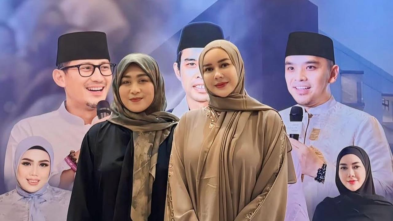 4 Potret Cantik Anggun Aura Kasih Berhijab saat Ikut Kajia, Banjir Doa Agar Istiqomah Menutup Aurat