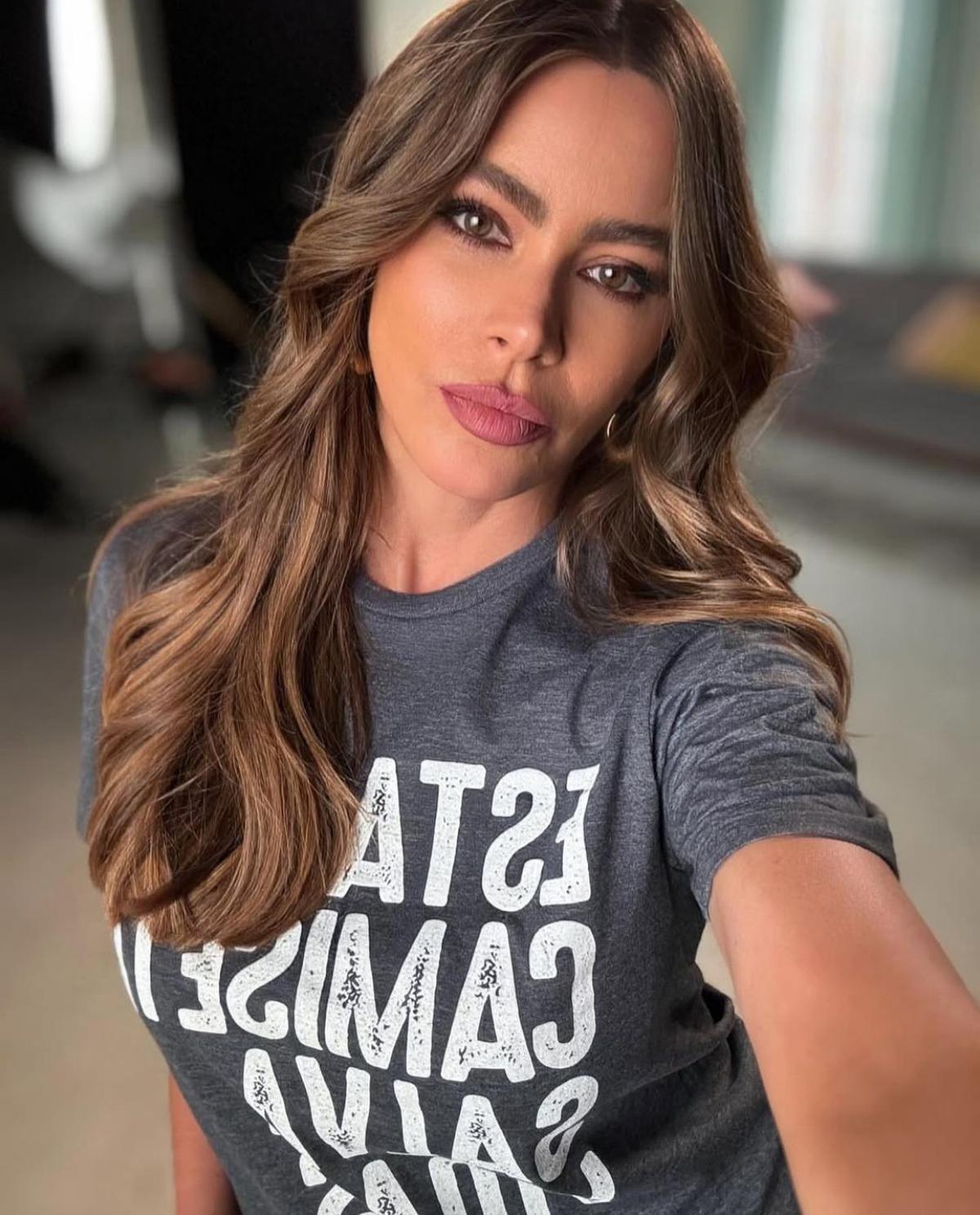 7 Potret Selfie Cantik ala Sofia Vergara yang Dirumorkan Berpacaran dengan Lewis Hamilton