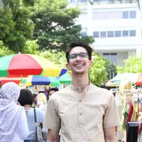 Dalam menggeluti bisnisnya, Dimas Beck pun melakukan tukar pikiran dengan rekan-rekannya yang telah lebih dulu memasuki bisnis kuliner. (Galih W. Satria/Bintang.com)