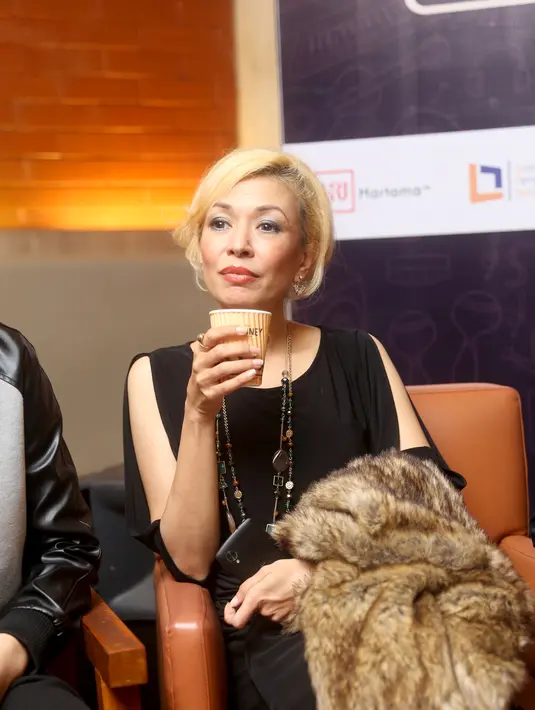 Selain Syaharani, Idang Rasjidi, Ireng Maulana, Titiek Puspa dan musisi lainnya pun turut memeriahkan event 'A Tribute to Kiboud Maulana'. Event ‘Creative Republic’ sendiri digelar selama tiga hari berturut-turut. (Andy Masela/Bintang.com))