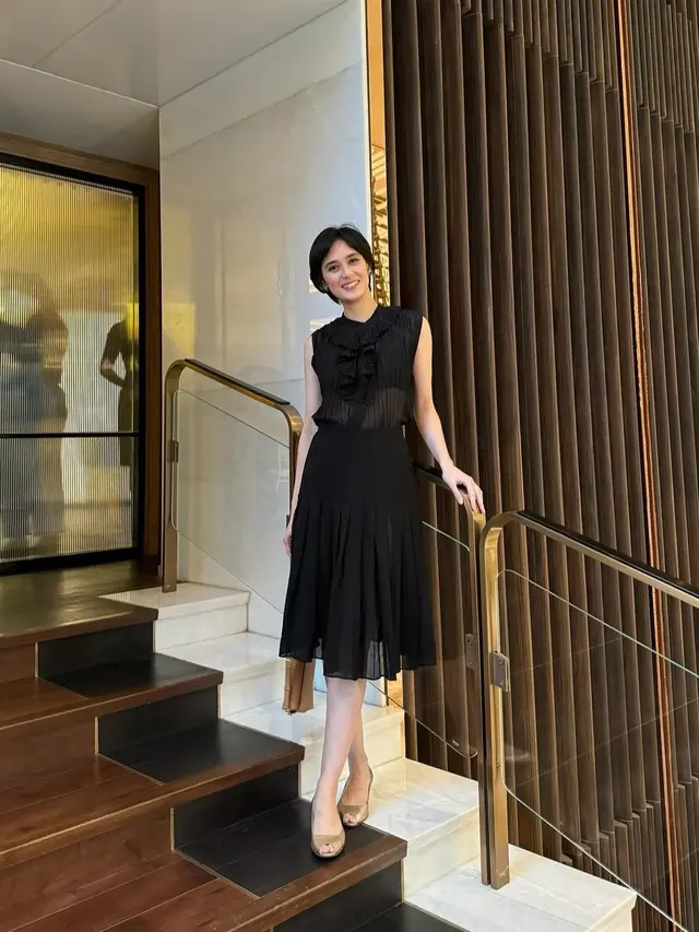 Renata Kusmanto tampil menawan dalam balutan dress (Instagram/@renata711)