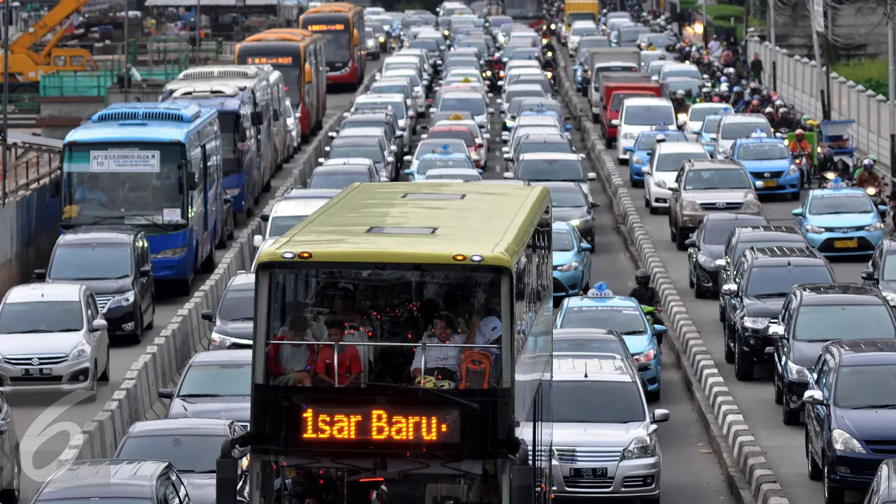20160405- Hari Pertama Penghapusan 3 in 1 Jalan Sudirman Macet Parah-Jakarta- Johan Tallo