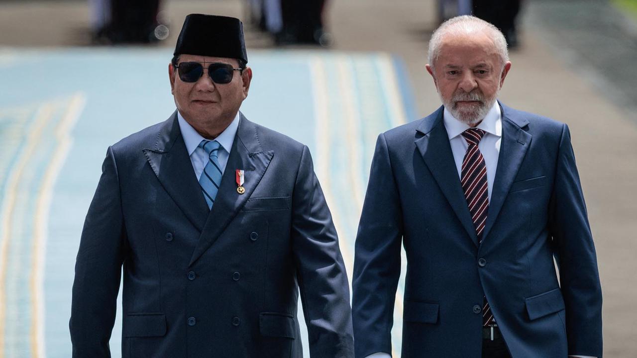 VIDEO: Momen Prabowo Tepuk Pundak Hingga Balik Badan ke Presiden Bank Sentral Brasil