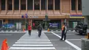 Hal ini dilakukan untuk memudahkan mobilitas para pengguna commuter line saat menyeberang dan memasuki area stasiun secara lebih aman. (merdeka.com/Arie Basuki)