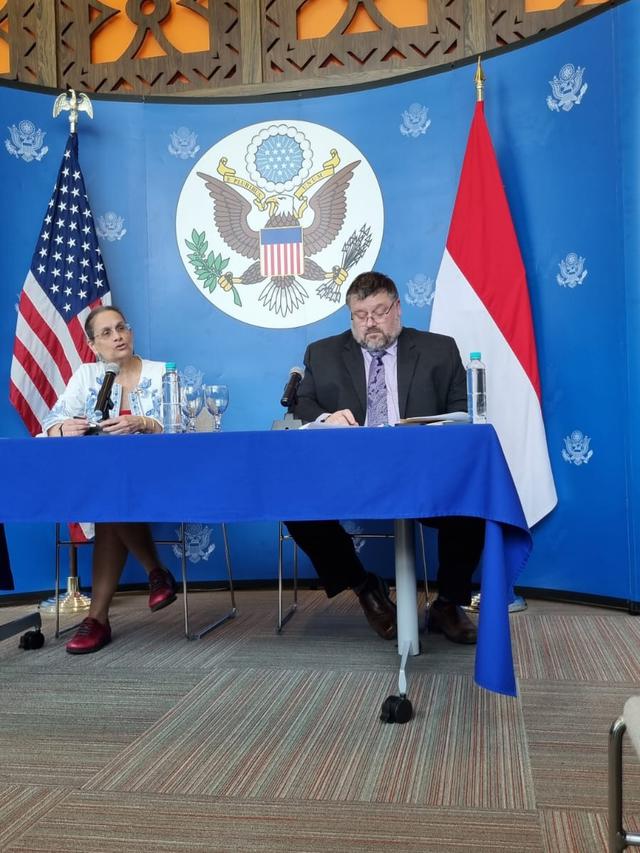 Dubes AS untuk Indonesia Kamala Shirin Lakhdhir (kiri). (Liputan6.com/Tanti Yulianingsih)