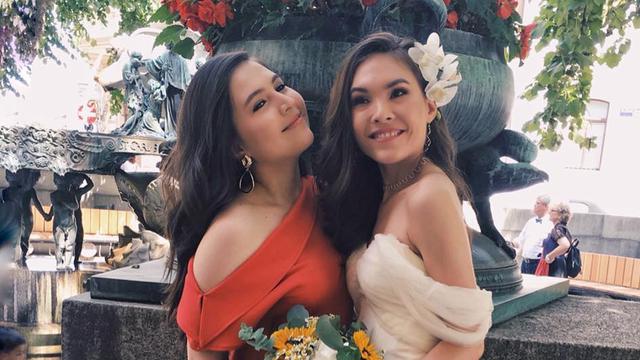 7 Momen Olivia Jensen Bersama Kembarannya, Kompak Abis