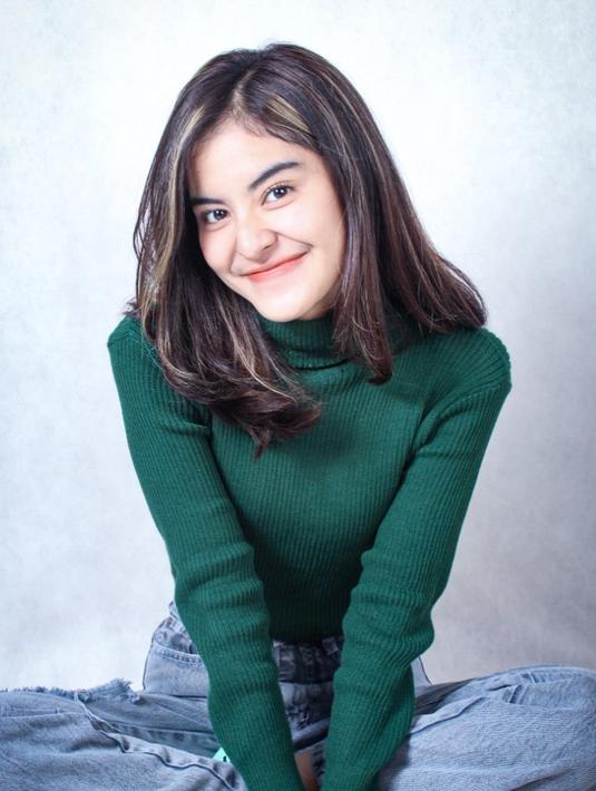 Pesona Putri Ziani Pemeran Irin Karyawan Baru Kang Mus di Preman