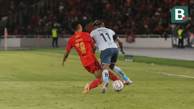 Foto: Aksi Mencuri Bola Ala Rayhan Hanan yang Berujung Gol untuk Persija