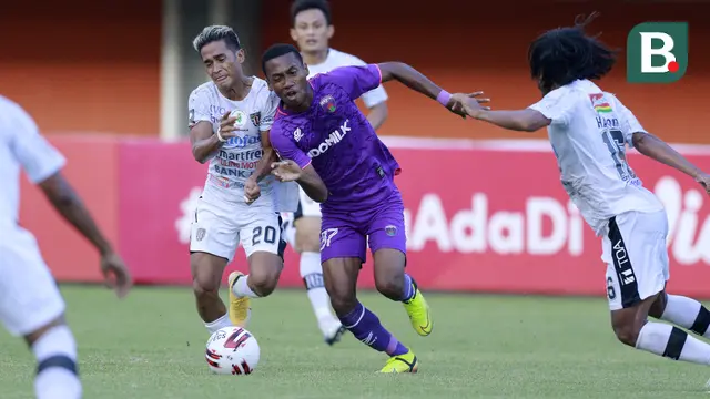 FOTO: Ditahan Imbang 1-1 oleh Persita Tangerang, Bali United Lolos ke Babak Perempatfinal - Altalariq Ballah; Sidiq Saimima