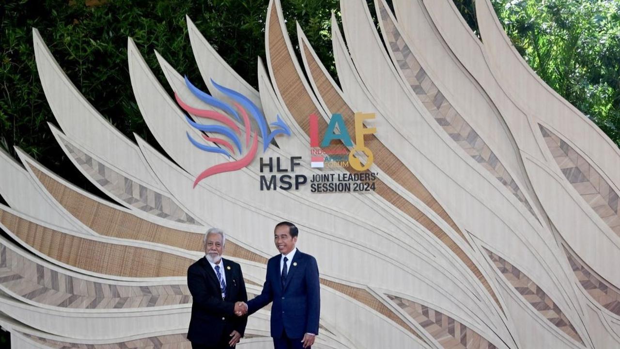 Seperti dikutip dari situs setneg.go.id, Presiden Joko Widodo menyambut kedatangan para pemimpin delegasi yang menghadiri High-Level Forum on Multi-Stakeholder Partnerships (HLF MSP) dan Indonesia-Africa Forum (IAF) ke-2 Joint Leaders Session 2024 yang di