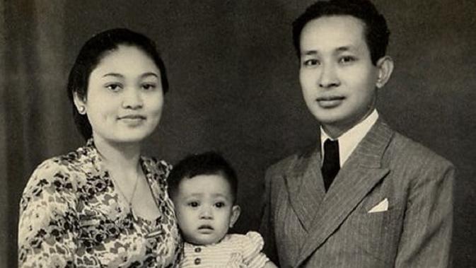 Kenang Cerita Masa Kecil Tutut Unggah Potret Diapit Pak Harto Dan Ibu Tien Muda Lifestyle Liputan6 Com