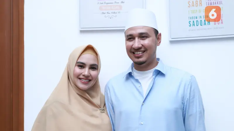 [Fimela] Kartika Putri dan Habib Usman Bin Yahya