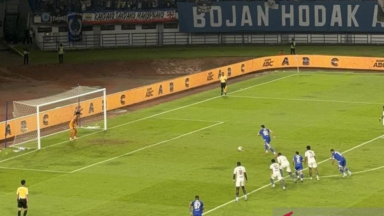 Persib Bandung Puncaki Klasemen BRI Super League Usai Taklukkan PSM Makassar