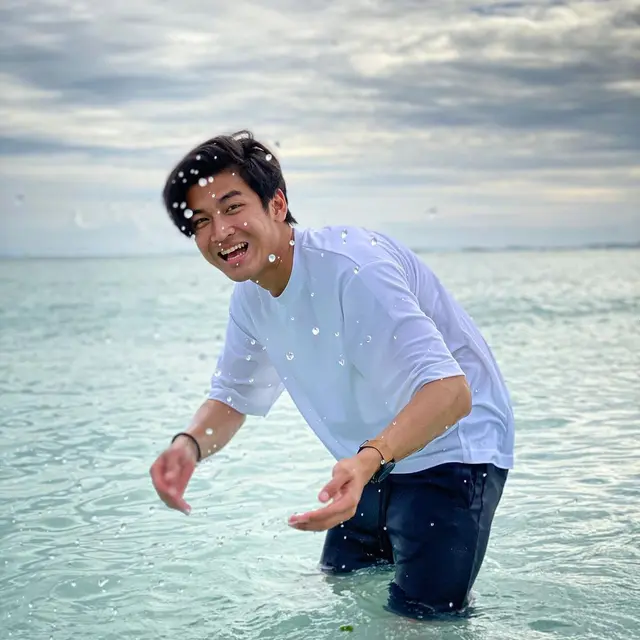 6 Potret Liburan Anrez Adelio di Lombok, Kenang Momen Bareng Verrel dan Wilona