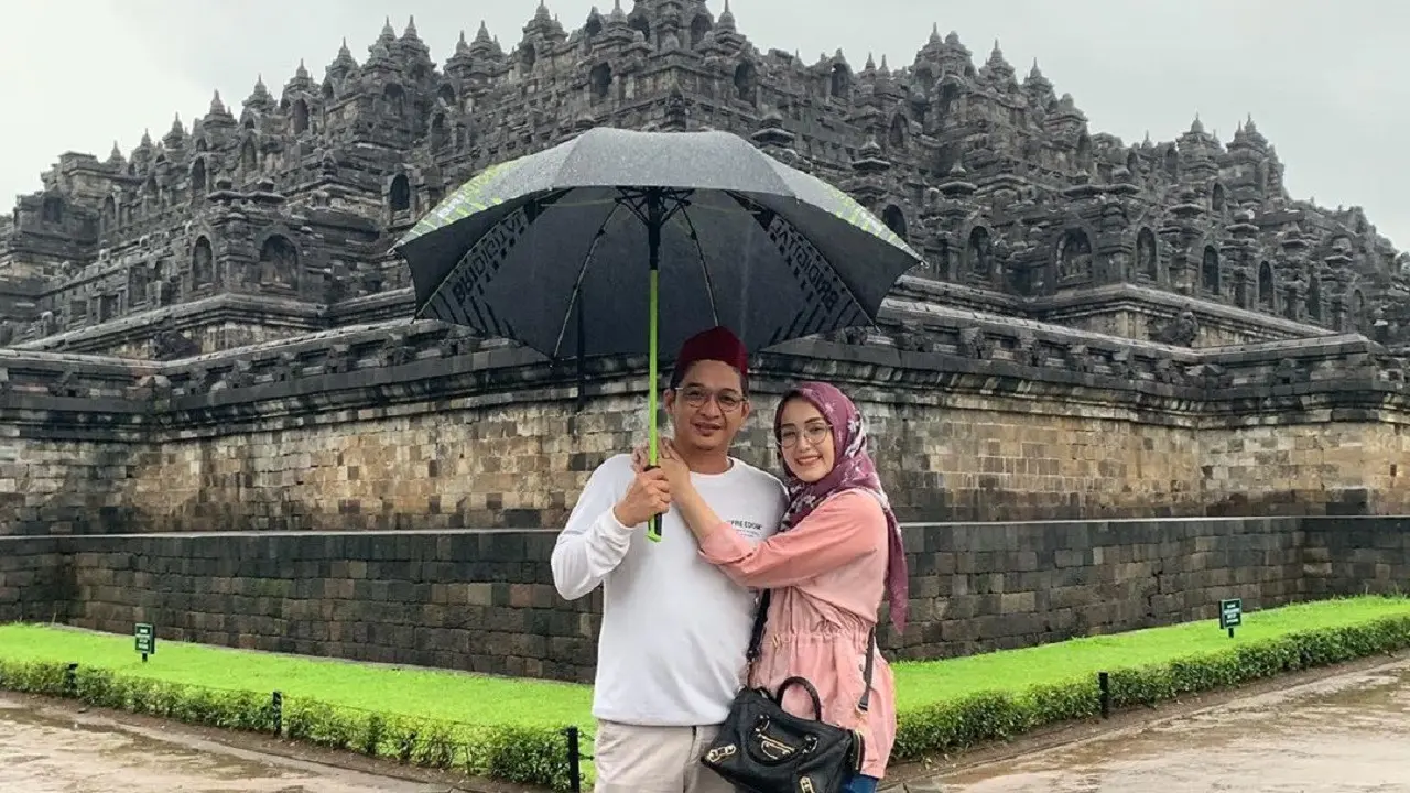 Pasha Ungu dan Adelia Pasha