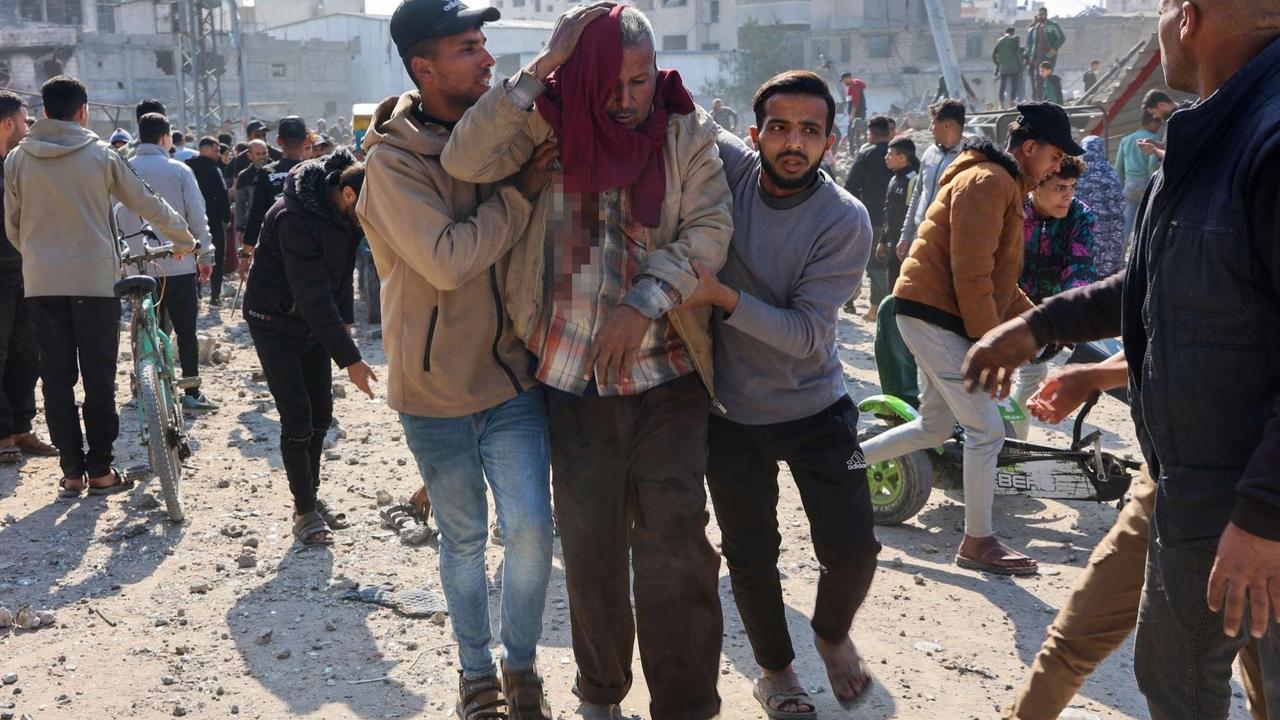 Penampakan Kawah Menganga di Tengah Permukiman Warga Jalur Gaza Imbas Serangan Israel