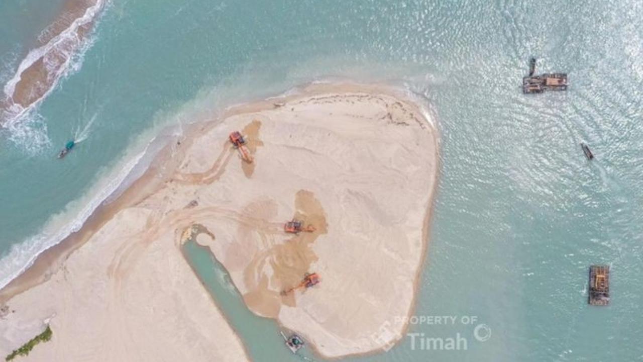 PT Timah Gerak Cepat: Pengerukan Muara Air Kantung Sungailiat Atasi Pendangkalan Parah