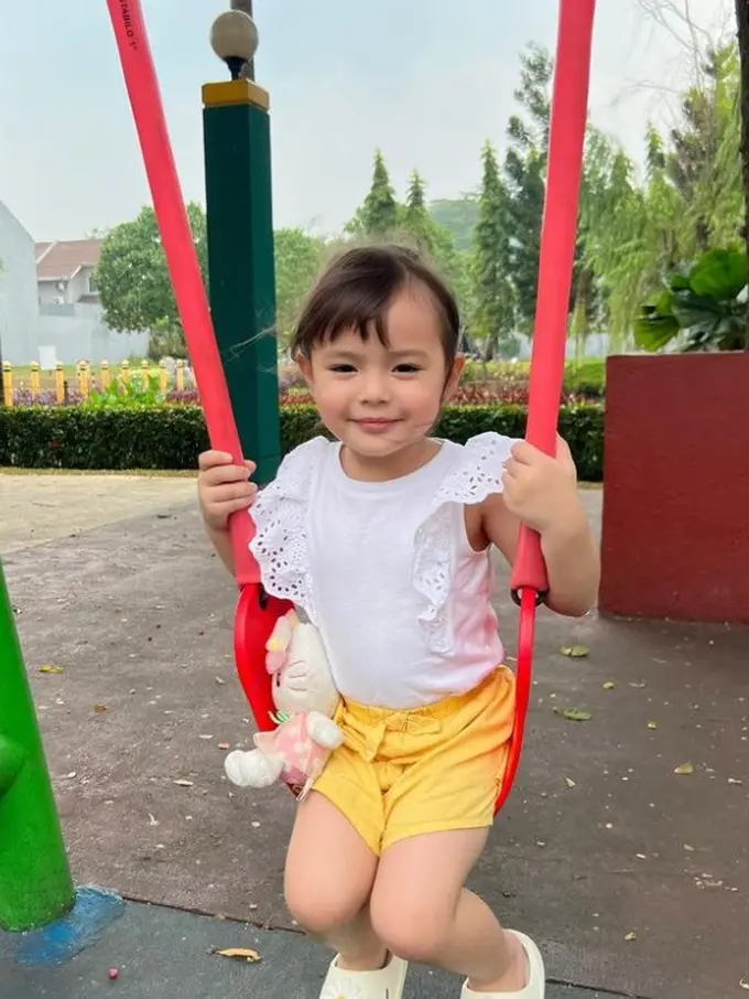 Potret Chloe Emmanuelle (Sumber: Instagram/chloeemmanuellevanwattimena)