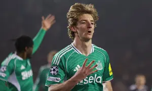 Anthony Gordon menjadi pemain yang tampil gemilang pada laga ini dengan mengemas empat gol atau quattrick. (AP Photo/Stringer)