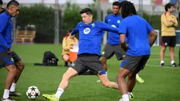 El Barca patut mewaspadai Brest pada laga ini. Pasalnya, Brest mengawali kiprah di Liga Champions dengan hasil yang cukup baik. Saat ini, Brest berada di peringkat keempat dengan 10 poin dan belum pernah kalah. (Josep LAGO/AFP)
