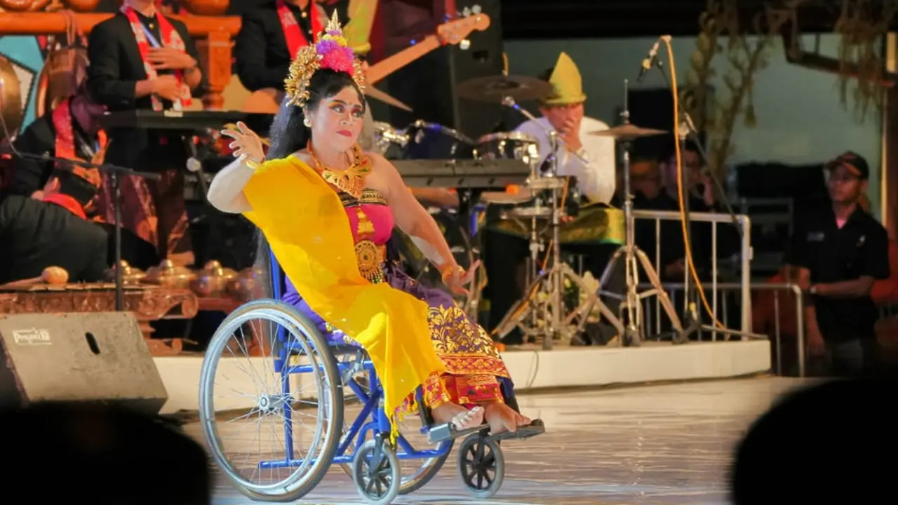 Penari Disabilitas Persembahkan Tarian Puspanjali di Gala Dinner AHLF 2023